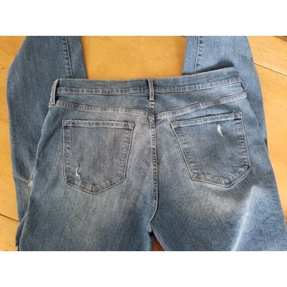 Old Navy Women's Curvy Straight Distressed Medium Wash Blue Jeans Size 14 - Picture 6 of 11
